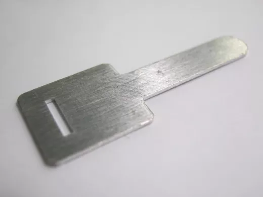 Стяжка   31мм х 12мм х 0,5мм алюминиевая   Вес 1шт:   (1 шт)